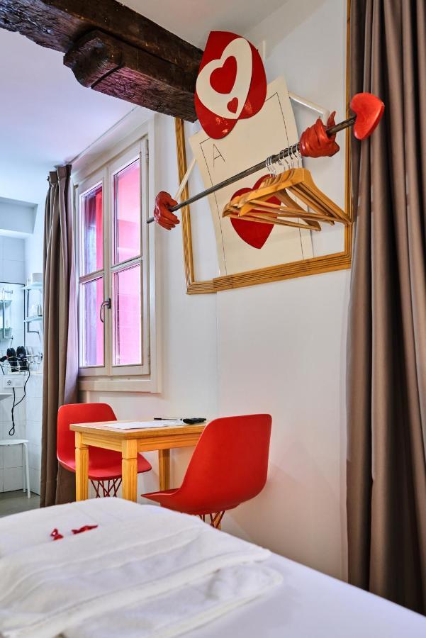 Pension Aliciazzz Bed And Breakfast Bilbao Eksteriør bilde
