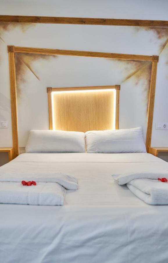 Pension Aliciazzz Bed And Breakfast Bilbao Eksteriør bilde