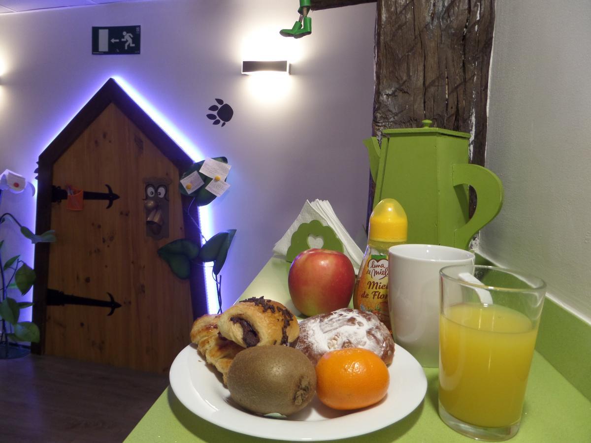 Pension Aliciazzz Bed And Breakfast Bilbao Eksteriør bilde