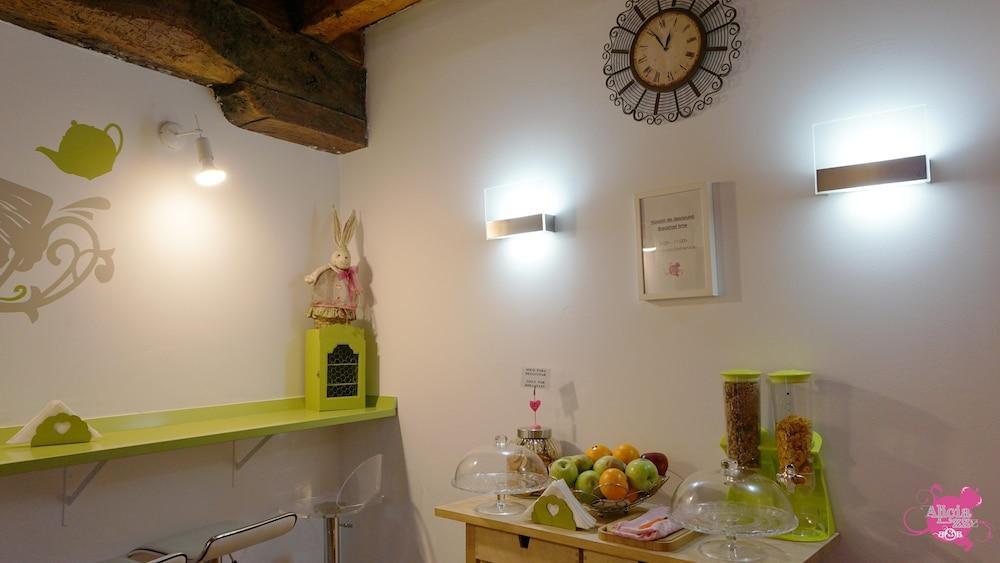 Pension Aliciazzz Bed And Breakfast Bilbao Eksteriør bilde