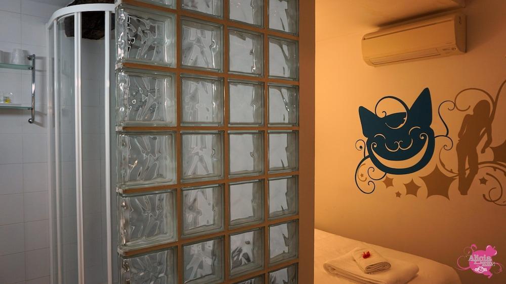 Pension Aliciazzz Bed And Breakfast Bilbao Eksteriør bilde