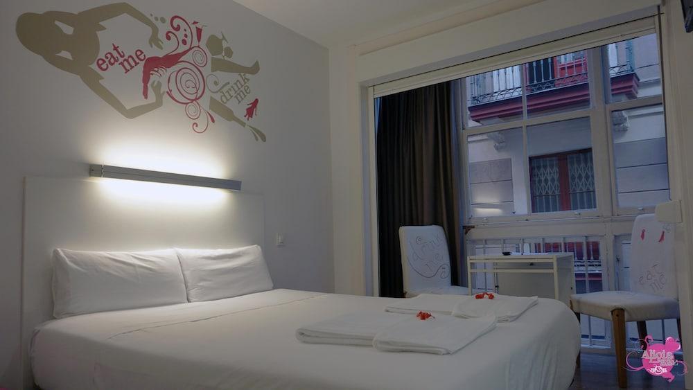 Pension Aliciazzz Bed And Breakfast Bilbao Eksteriør bilde